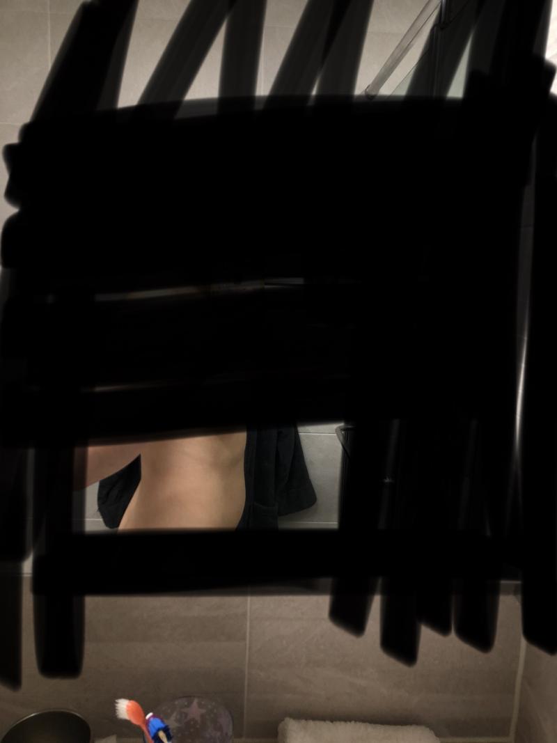 57.5키로가 손을 흔듬 안뇽 얘들아 6개월만에 겨우 11키로… 나도 몰랐는데 시간이 벌써… ㅎ…ㅎㅎㅎ…. 기념으로 뱃살 올림 해피함 허리, 늘