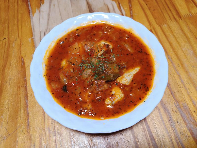 점심은 홍합 토마토 스튜 (Feat. 닭가슴살, 식빵 2조각)