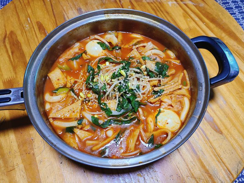 12/4 𝐃𝐢𝐞𝐭+47 >>427 >>428 회개는 또 다시 내일로. 떡볶이가 너무 맛있게 된 관계로 떡볶이 먹는중. 진짜 내일부터 회개합니다.