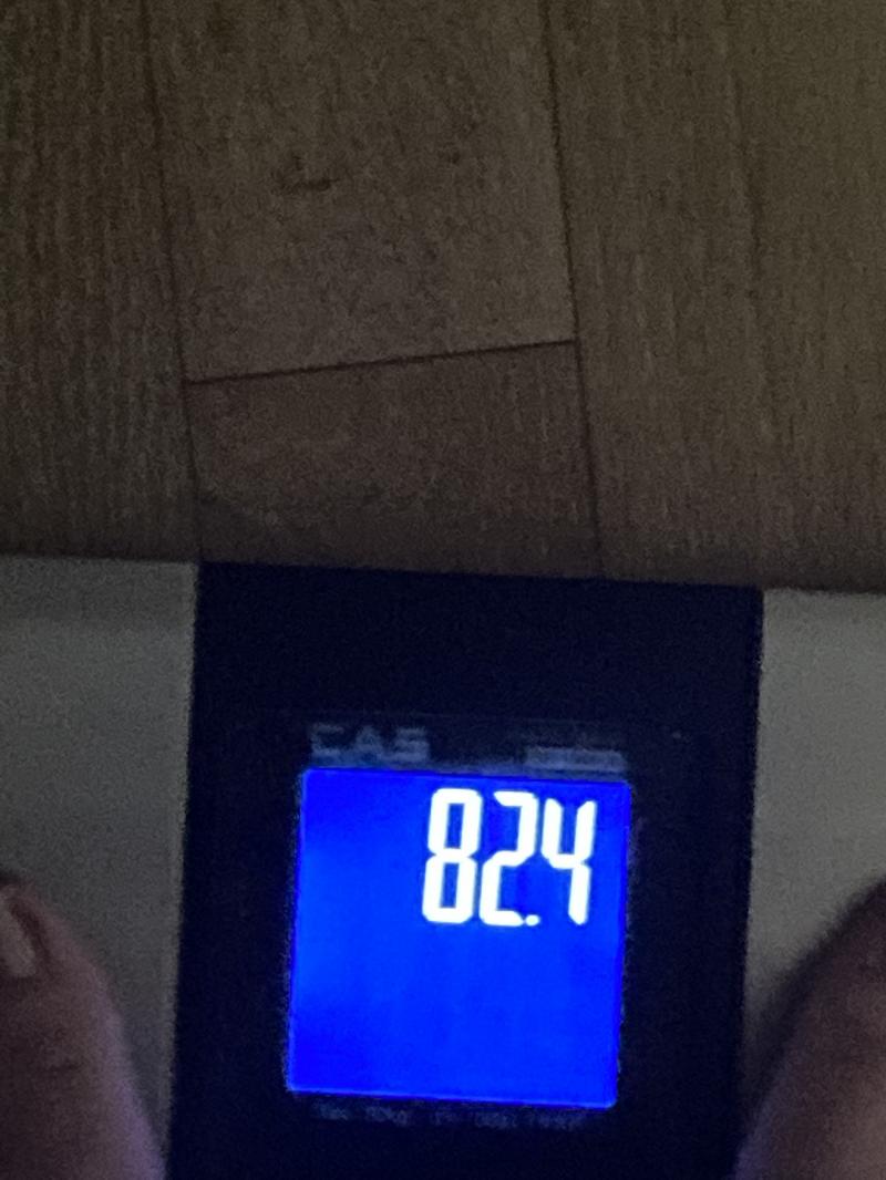 1209_82.7 오늘 닭갈비 먹고싶었는데 참았다 ^_^v 새벽에 재니까 더 빠져서 기분 좋음 시험기간이라서 힘들다 조금만 더 참자