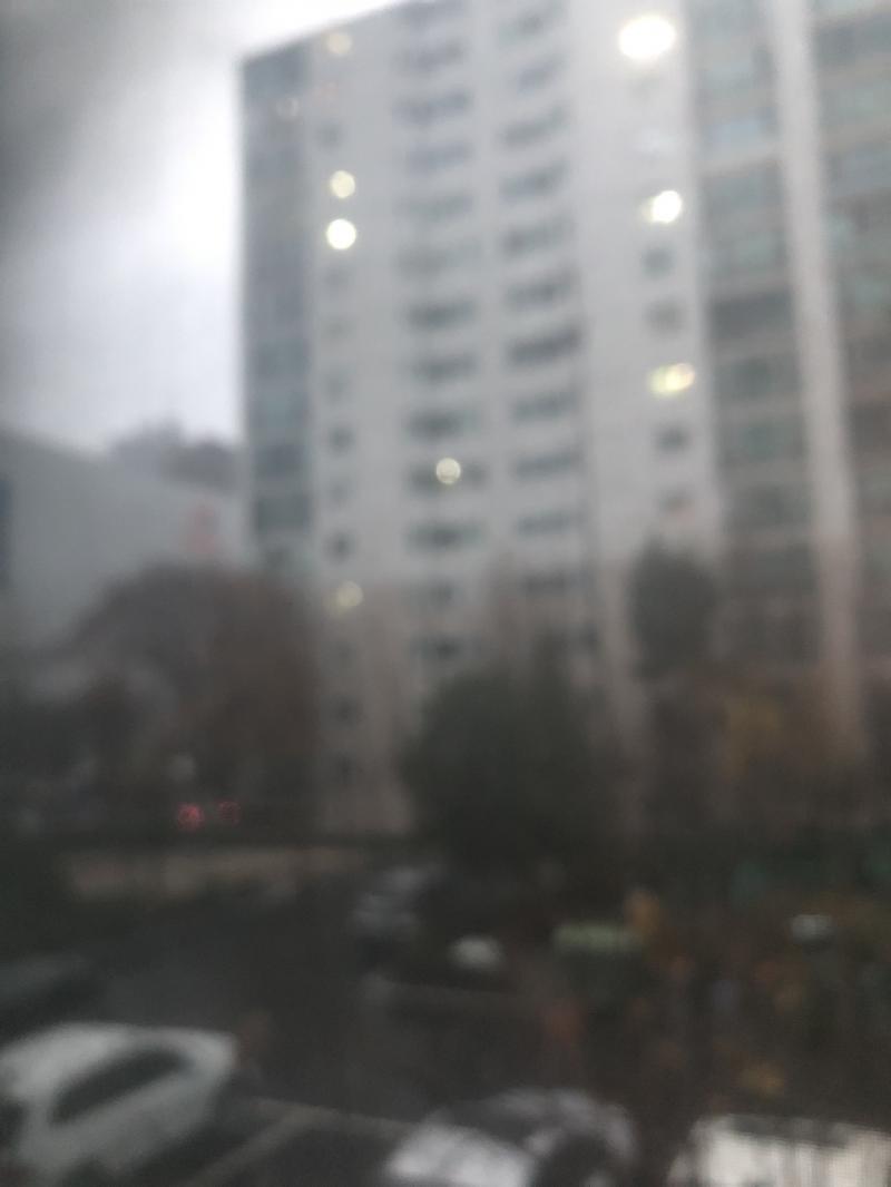시작은 갤러리에 있는 수학(상) RPM 문제 풀이 한 거랑 전에 시험기간에 일찍 일어나서 찍은 사진 시작으로 올려봤어! 오늘은 사실 한게..ㅋㅋ