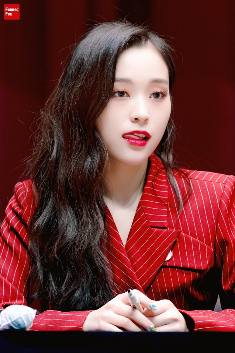 스레주는 아니지만.... 진짜 얼빠여서 이때까지 최애인 애들을 모아놓으면 취향 한결같다는 말을 듣는 내가 요즘 빠진 아이돌이야... 드림캐쳐 가