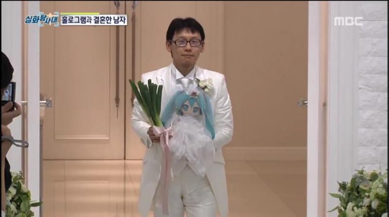꿈속에서만 존재하는 연인의 가설이 맞을 경우 시도할 만한 루트 세가지: 1. 꿈속의 연인에 대한 집착을 그만두게 하고 바크가 현생을 살도록 유도