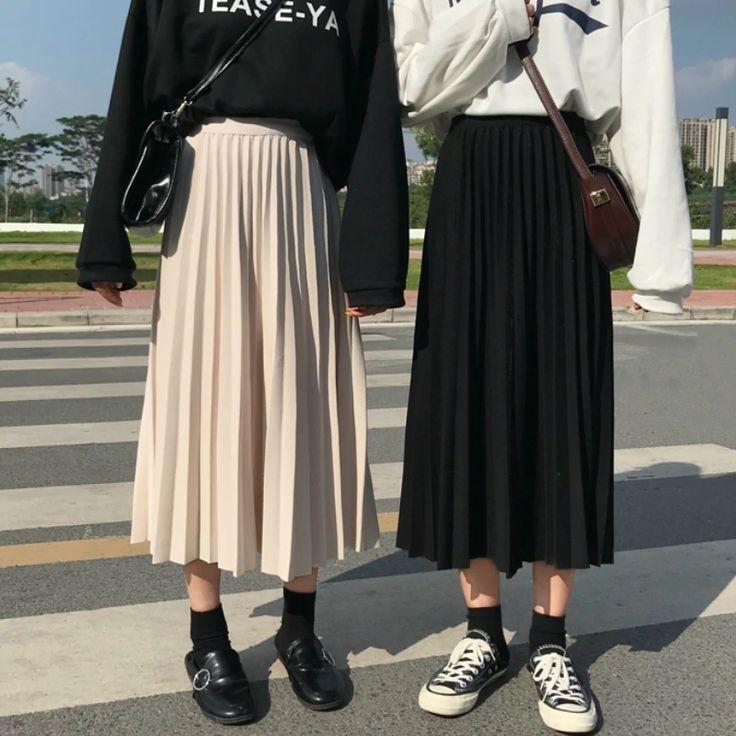 무조건 롱치마 가자 롱치마에 워커나 앵클부츠 신고 위에 니트 입어봐 추우면 숏패딩같은거 하나 입고 사진은 참고하라고 핀터에서 가져와봤어