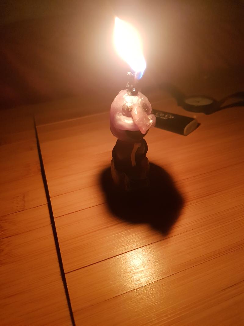 올라프 양초...불은 잘 붙네 근데 너무 무섭다