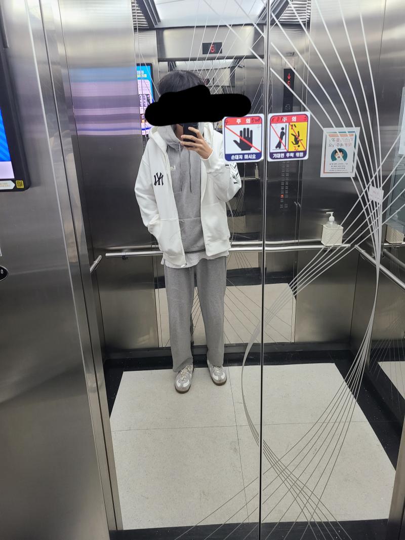 제목은 운동 나가는 룩으로 하겠습니다. 그런데 사실 평소 룩이랑 거의 다를게 없는