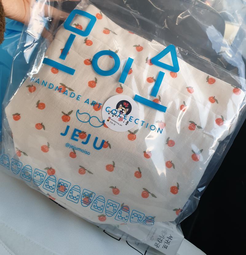 맞아 여기도 있나 혹시 포메나 포메가 크게 섞인 믹스견 키우시는 분 ㅠㅠㅠㅠㅠ 보통 목도리 하면 사이즈 머 쓰나요 L을 샀는데 맞을까...ㅠㅠㅠ