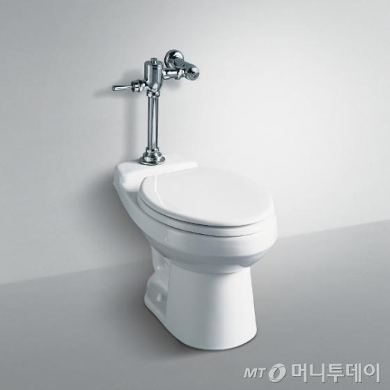>>19 응, 설비 공사업체 관계자들은 이 레버를 "손잡이"라고 부르고 바닥에 설치돼있지 않는 이상 손으로 누르는 게 맞다고 해. 애초에 >>6