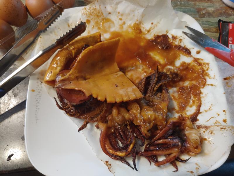 영화관ST 땅콩버터오징어~~ 땅콩버터 1 그냥버터 1 설탕 1 스푼을 넣고 전자렌지에 30초 돌린 후 잘 섞어준다 손질한 오징어(반건조 오징어면