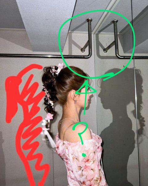 >>10 나 이 부분 그림자가 이해가 안 되는데 여기도 설명해줄 수 있을까? 아 생각해보니 저게 거울이 아니고 유리로 연출한 거면 합성이 아니어