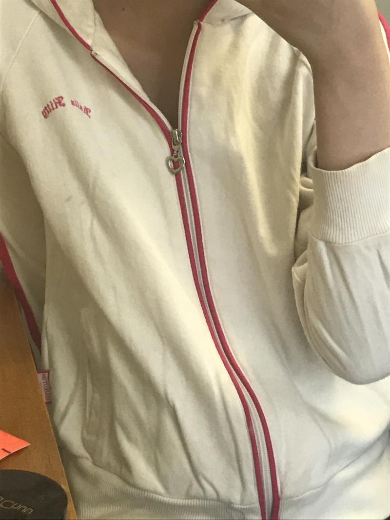 기장은 나한테 짧음~ 딱맞음 인것 같음ㅜ 핑크로 가린건 치마인데 너무 안어울려서 핑크로 가림ㅜ