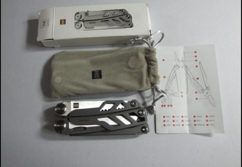 펜치형 멀티툴 제조사:NexTool 가격:약 3만 2천원 벤트클립,펜치,톱,칼,-자 드라이버,병따게,깡통따게등등이 있어서 가격대비 생각해봤을때 