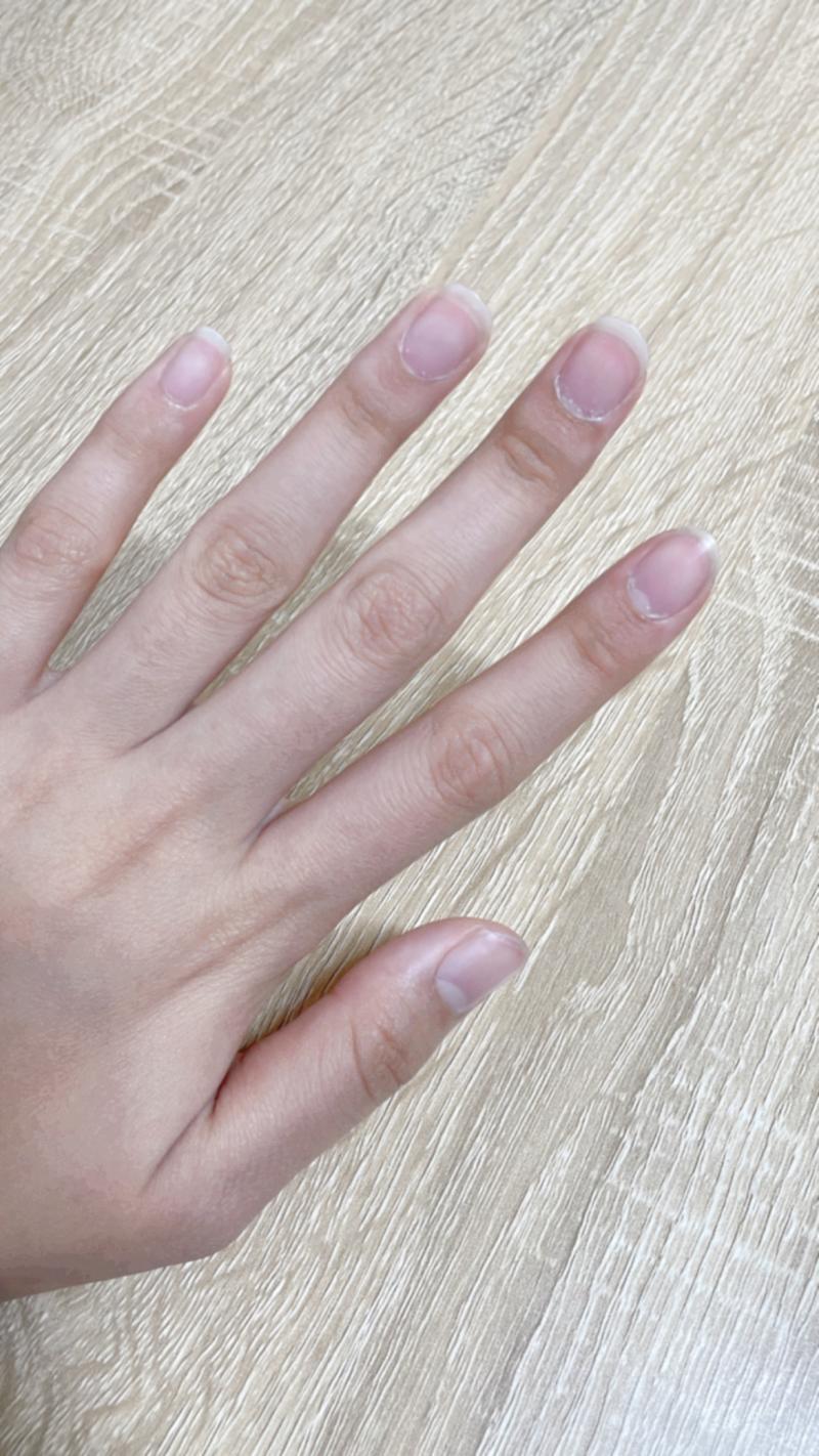 난 손이 커…! 손톱은 안이쁜디 ㅠ 여자야