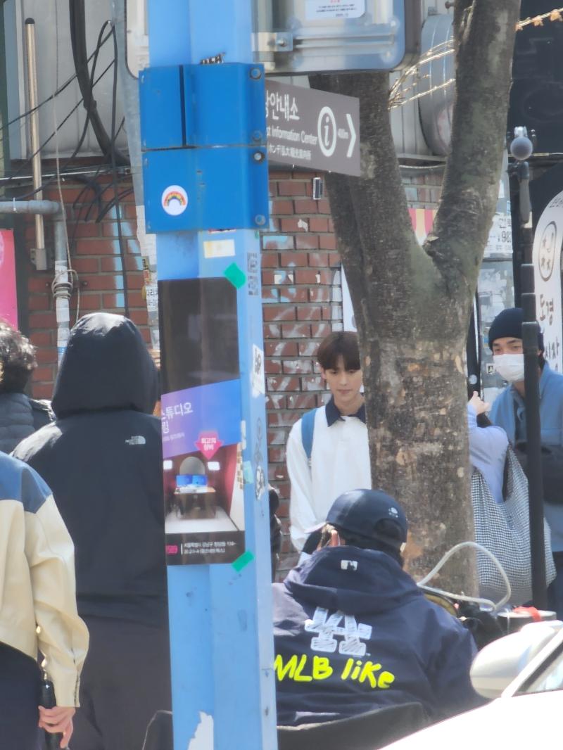 누군지 아는 사람 있어??