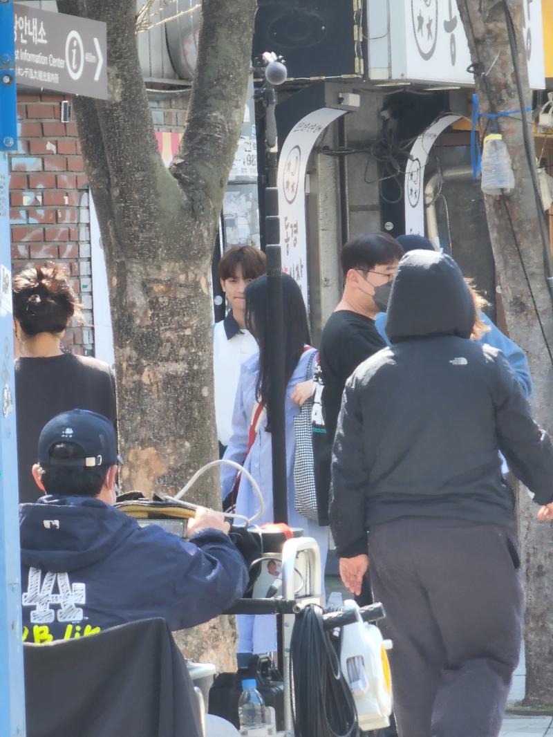 누군지 아는 사람 있어??