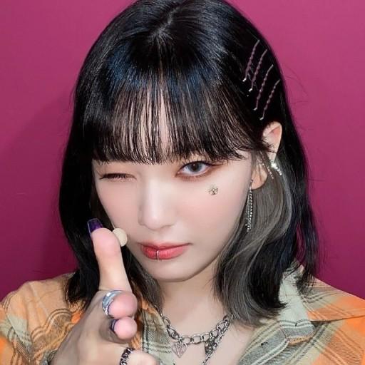 누군지 아시는분 밑에두분은 같은분이신거 같기도 하고