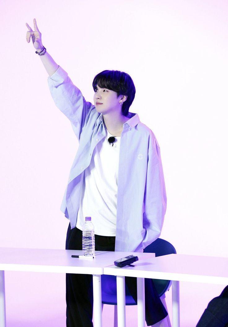 귀여운 민윤기 보고 금요일도 파이팅...ㅜ