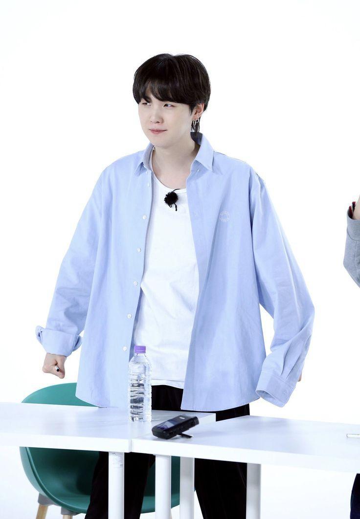 귀여운 민윤기 보고 금요일도 파이팅...ㅜ