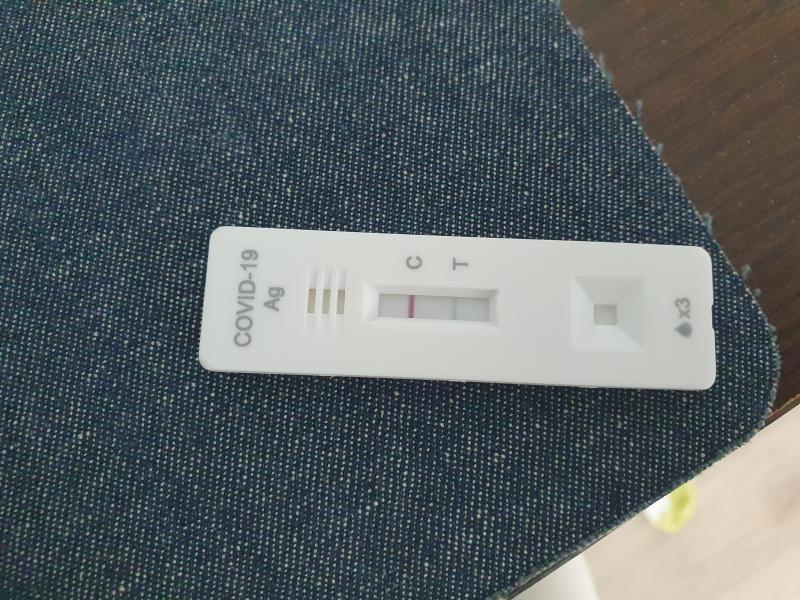 >>5 나 이랬거든.... 양성나오더라 일단 병원가서 신속항원 받아봐