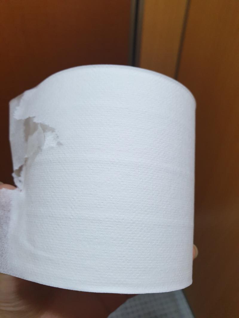 할렐루야!! 다들 휴지 없을 때 변기 뒤쪽 잘 확인해봐! 우하하ㅏ하하!!!!