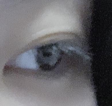 약간 비스듬한각도에서찍어봣는데 어때 화질이 좀 구데기야