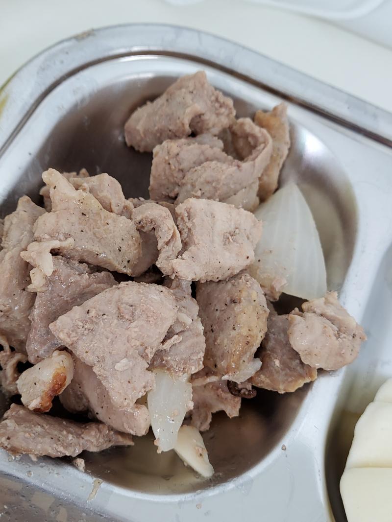 수육인줄
