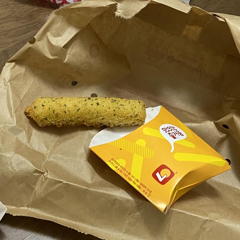 야미야미야미얌 배불러디질거같앵 엯ㅣ 엄마랑 먹는 저녁은 재밋어