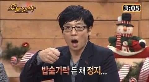 >>36 나도 개뚝딱거렸어.. 화장실에서 양치하는데 난 안쪽에서 양치하고있었거든 그러다 헹구려고 세면대쪽으로 걸어가는데 짝녀가 있는거.. 그대로