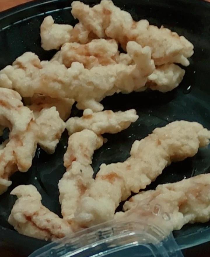 🍴 점심으로 탕수육 잡쉈다. 저작운동 할 때마다 머리가 아팠다. 💊 그리고 나으ㅣ약. 분홍색이 귀엽다.