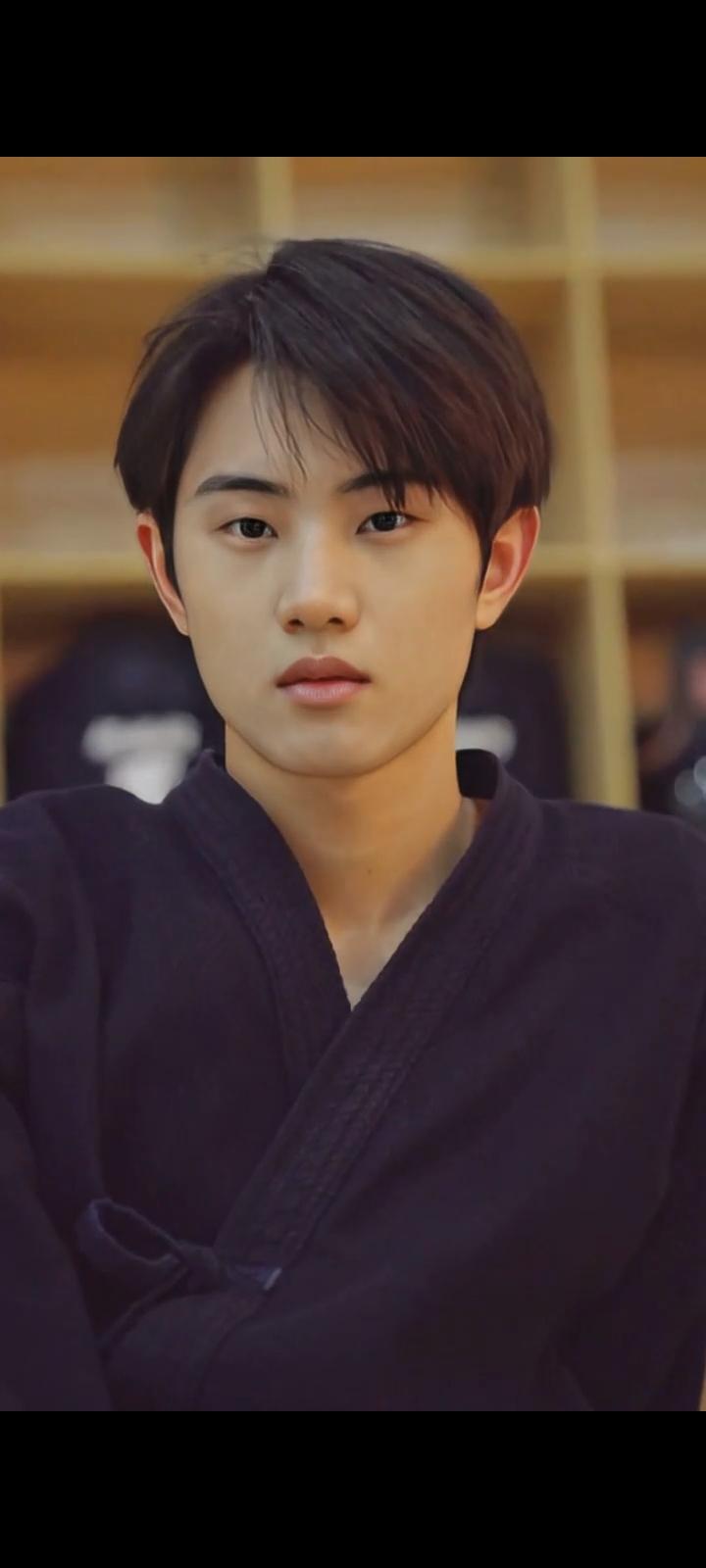 >>31 같은 영상 다른 얼굴