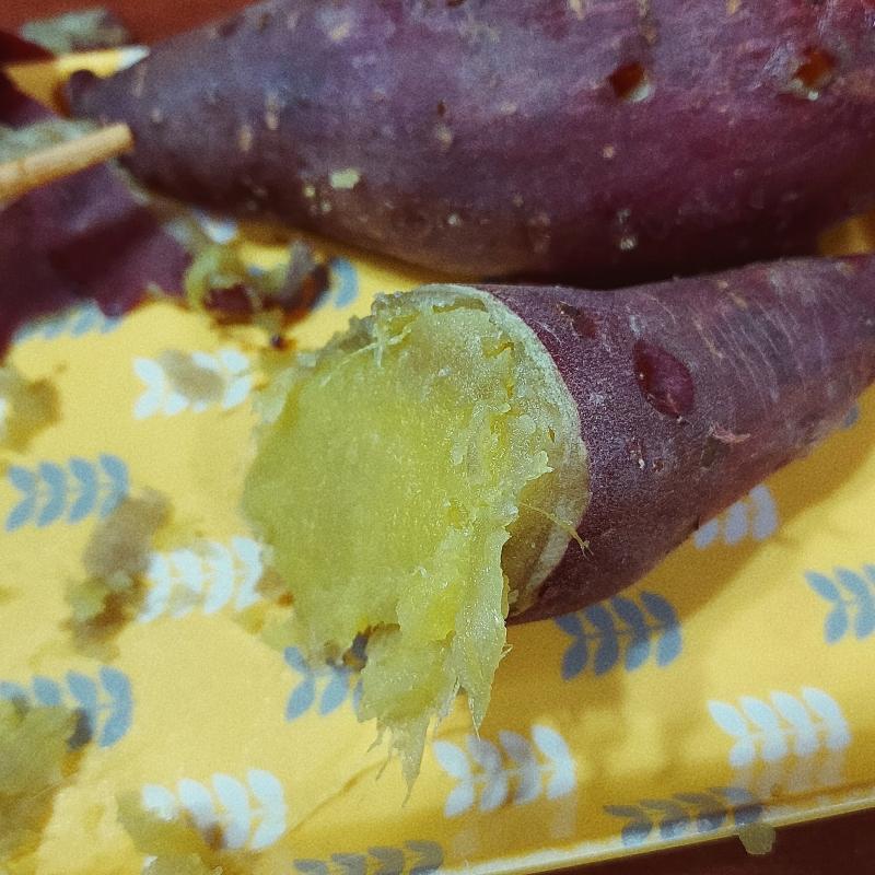 🍠 아침 🌺 노브랜드 히비스커스 이거 맛있다 탄산수에 태워 먹음 더 맛있음 따뜻하게 먹어도 맛있는데 달달한게 좋다 하면 꿀 넣고 먹어도 굿.