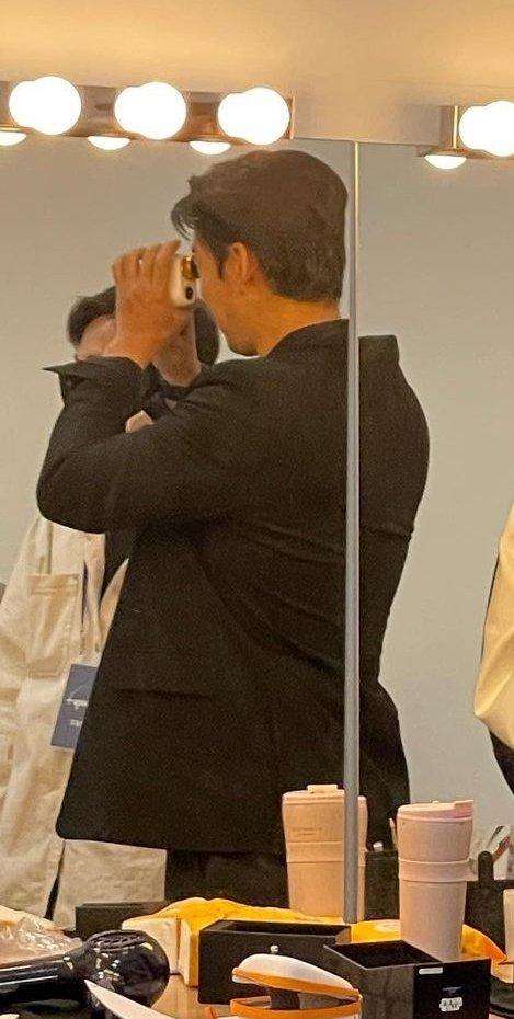 시잘 아저씨 등 좀 봐