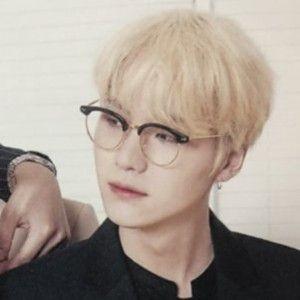 금발 안경 조합은 선 넘었다 생각합니다제마음의삼팔선