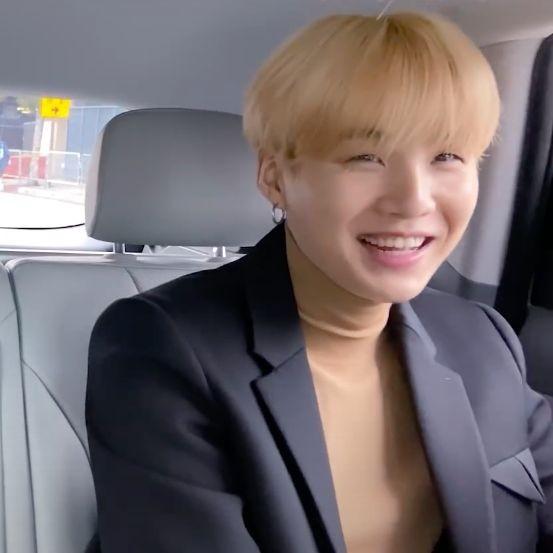 목티 입은 민윤기 볼 때마다 디져불 것 같음 정상인가요? 내공100