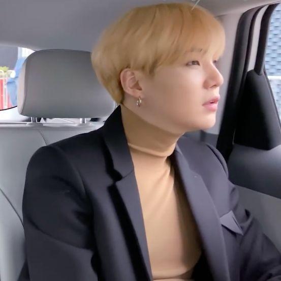 목티 입은 민윤기 볼 때마다 디져불 것 같음 정상인가요? 내공100