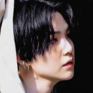 어거스트 디는 진짜 최고다 컨셉 음악성 머 하나 안 체고인 게 없이 체고다 반박시 인더숲 깜장콩이들에게 뚜드리 맞음