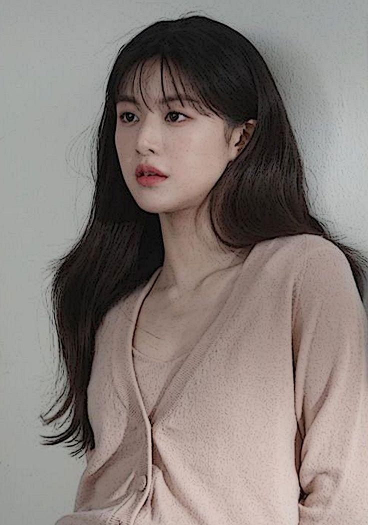 진짜 배우상인 사람... 분위기가 너무 매력적이야... 얼굴은 더 매력적이야..... 앞머리 깐머리 생머리 똥머리 포니테일 다 어울리는 사람..