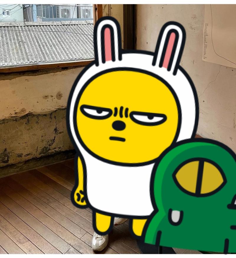인스타에 감성카페 쳤더니 나온거..... 인테리어가 저게 뭐야...? 저거 벽지 공사 해야하는거 아냐..???? 왜 저런걸 감성이라고 불러? 난