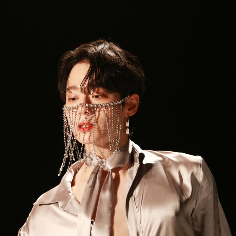 원어스 여환웅 내 기준 내새끼가 제일 예뻐보이는 건 당연하지만 그래도 이건 진짜 이쁘잖아요 반박시 내 말이 맞음