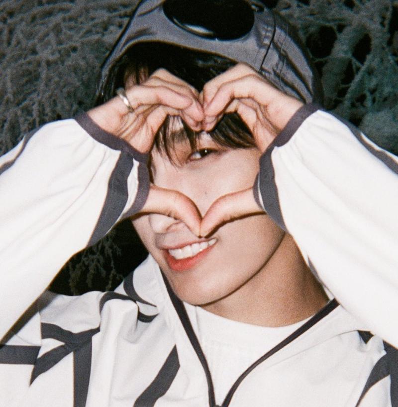 : D ; D♡ >ㅁ