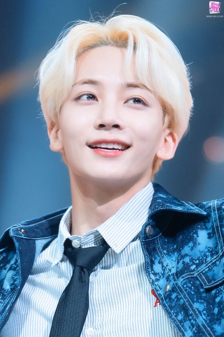 씩 웃는 거 뢰알개좔생김