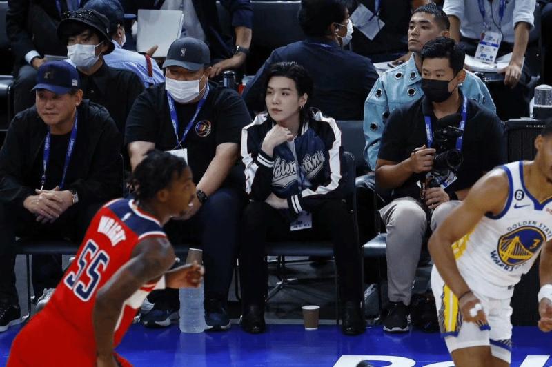 농구장 한가운데 주변 블러처리한 것마냥 앉아잇는 슈팅가드가... 너무... 고자극임