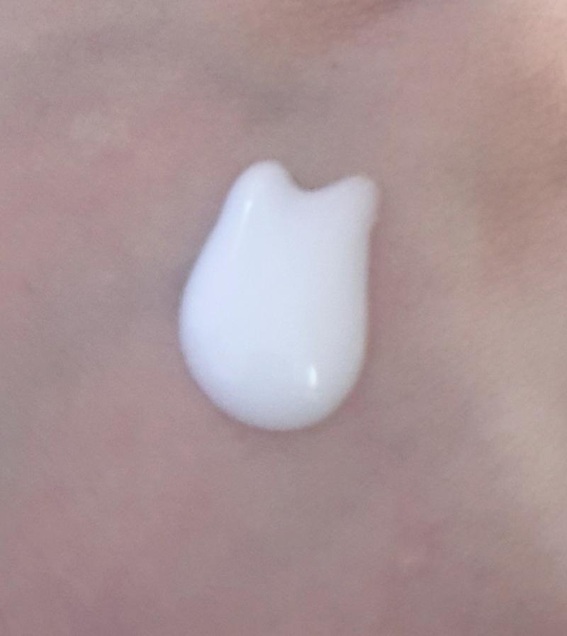 씻고 준비한 담에 ocu 과목 공부할 생각이야 오늘 교양 수업 2개인데 째고 싶다ㅠㅠㅠㅠ 어제 로션으로 우연히 만든 애기 토토로 보고 가ㅋㅋㅋㅋ