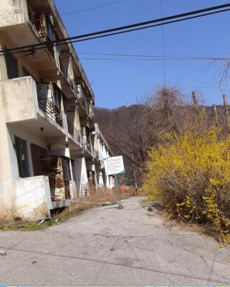 뭐 귀신봤다. 이상한 경험을 했다. 이런 건 아니야 근데 이상한 사람들을 봤었어. 일단 건물은 대충 이렇게 생겼어 로드뷰로 찍은거야 원래는 없었