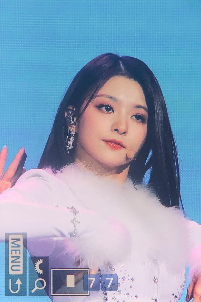 뭐지... 이나경 신인가?