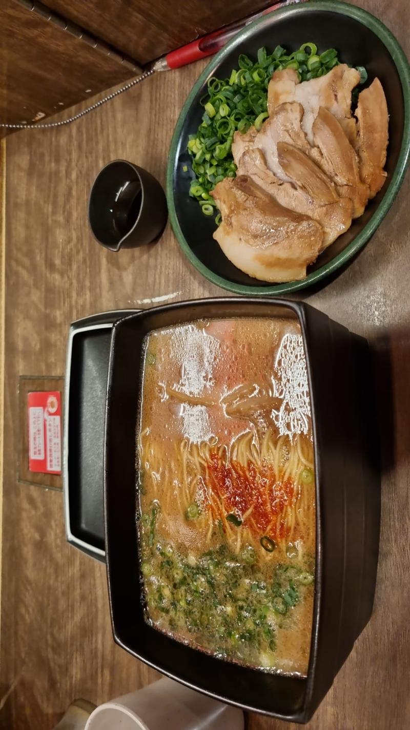 후쿠오카 1일차 8시에 공항 도착해서 국내선 타고 종점에서 내린 다음 쟈철 타고 숙소까지 슝 갔다 근데 이게 웬걸 숙소 이름 맨 뒷단어빼고 다