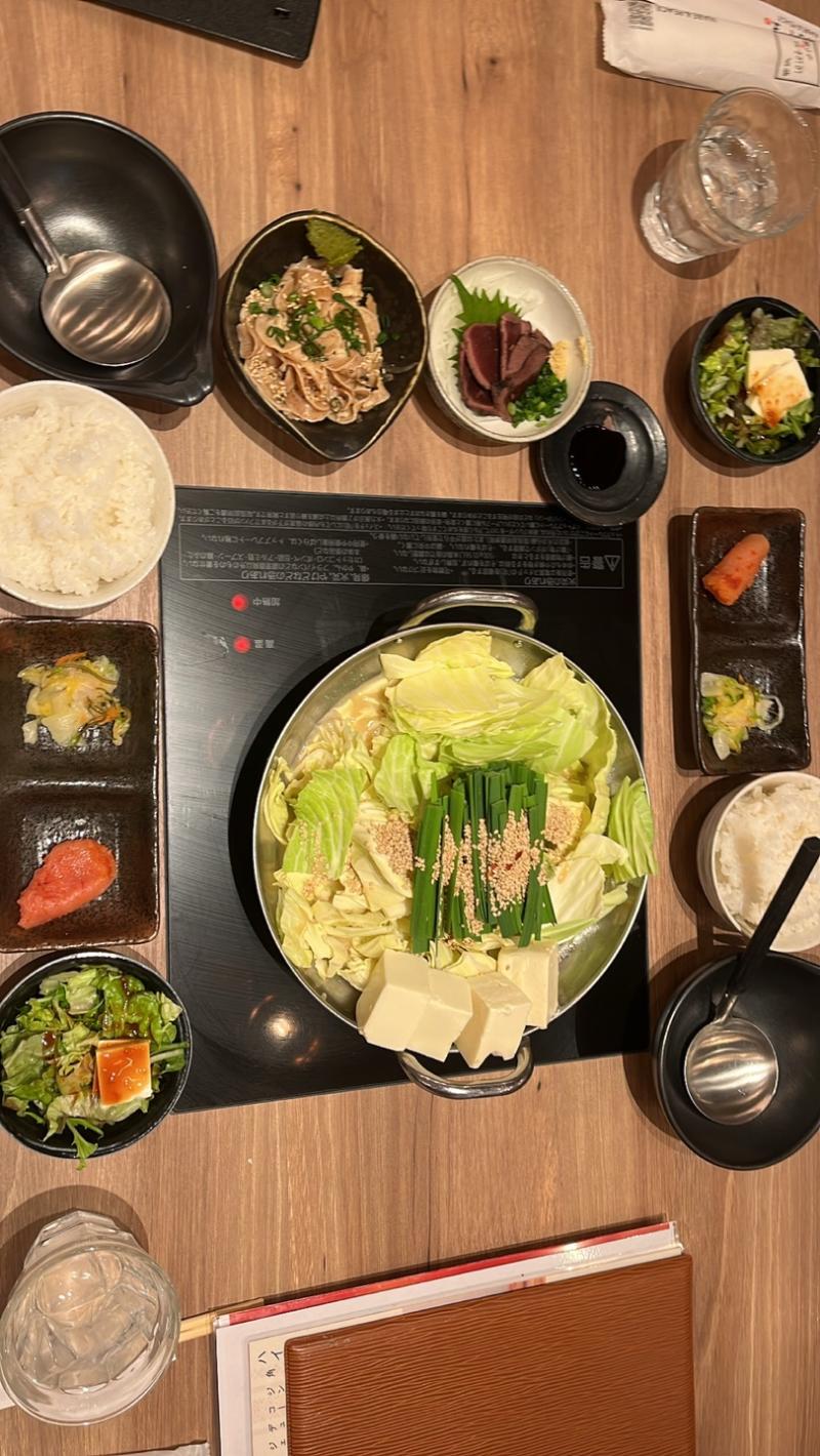 후쿠오카 2일차 오늘 9시에 일어날려했지만 너무 피곤한 관계로 10시쯤 깨서 씻고 준비하니까 12시. 숙소 나와서 텐진역에서 하카타역으로 감 하