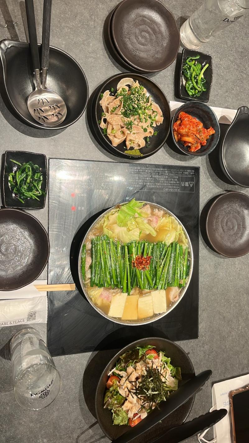 3일차 때 먹은 것들 아 진짜 맛있었어 아이스크림은 매화 녹차 아이스크림인데 엄청 진한 매실 아스크림이랑 진한 녹차 아스크림 맛 짱 맛있었지만