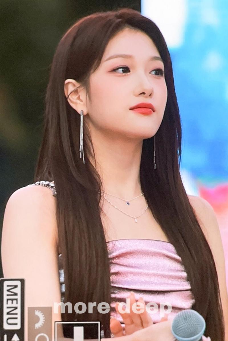 아니 저장했던 사진들 보는데 나 장발서연이 좋아하네...