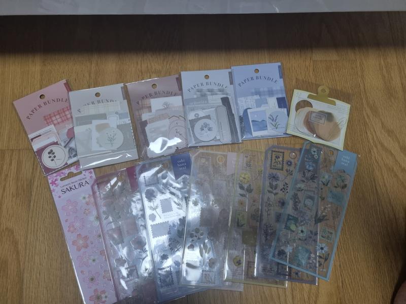 7만원어치 일본문구 요즘 한국 따라하려고 어설프게 한국유행 맞춘 굿즈가 많다